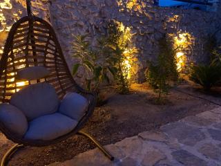 Rustic Modern Patio Home With Shared Pool - 3