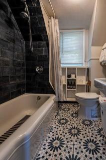 Comfortable 3 Bedroom Duplex - 2