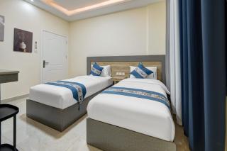 Three Palms Suites - 1