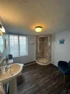 The Ship and Pilot Inn - 4