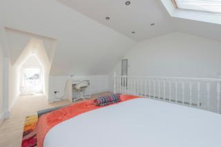 Lovely 5 Bed house in Medway sleeps 12 - 1