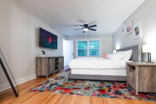 NEW! Modern Luxury w/ Pool Table 3BR/5BD Sleeps 10 - Decatur - 5