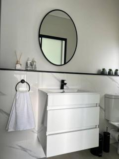 Green Lilly - Munyaka Waterfall - Unit 1780 - 7