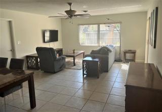 Newly Renovated Family Friendly Home - Venice - 2