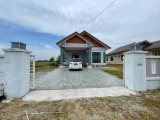 Nice bungalow with view of paddy fields - Tumpat - 1