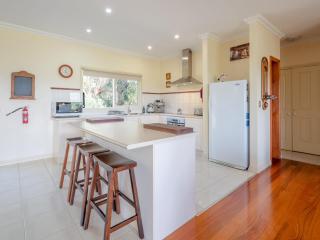 Woodview Cottage Farm stay - Port Welshpool - 1
