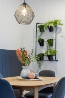 Central Charm 2 bed 2 bath w/ sunny Balcony - Christchurch - 1