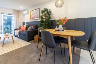 Central Charm 2 bed 2 bath w/ sunny Balcony - Christchurch - 9