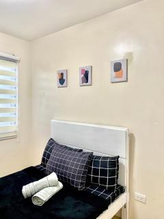 8 Spatial 2BR condo within the city with Pool, WIFI & Netflix - 5
