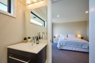 Spacious Family Friendly Parkside - 2