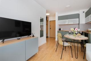 Bright & Trendy Gdańsk Apartment with Balcony by Noclegi Renters - Gdańsk - 3