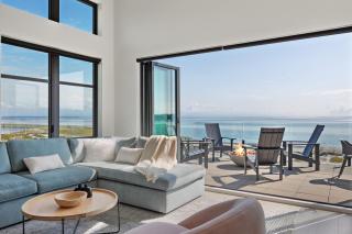 Beachfront Luxury Suite #18 at THE BEACH HOUSE - Campbell River - 0
