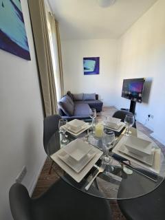 3 Bedroom Apartment in Finsbury Park - London - 5
