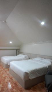 Honey Suite Room 2 inside Bee Cafe Cebu at Ayala Area - 1
