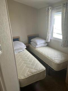 Modern 8 Berth Caravan With Decking At Naze Marine Park, Essex Ref 17145P - 1