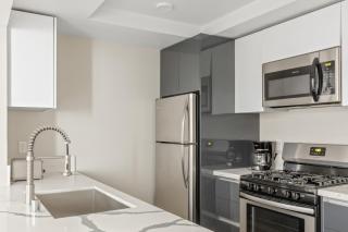 Hollywood 2BR w Gym Pool Lounge nr the 101 LAX-730 - Los Angeles - 5