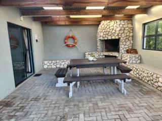 Hook Wine And Sinker - 7