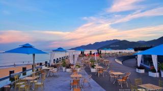 FLC Sea Tower Condotel - 9