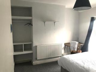 Budget Basic Room Mount Pleasant Share Facility R2 - Swansea - 4