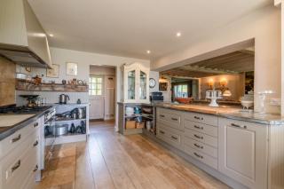 Sixpenny Cottage - - 4
