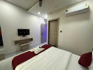 Hotel secure 247 inn - Surat - 2
