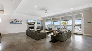 Luxury Waterfront Pool Hot Tub Boat Slips - Kingsland - 4
