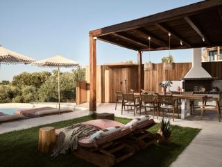 Ismet Villa, a SeaView Glorious Hideaway, By ThinkVilla - Akrotiri - 5