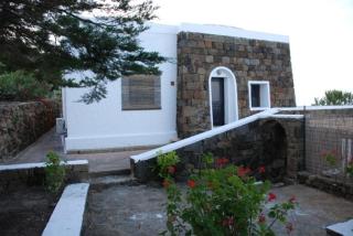 sull'arco dell'elefante - Pantelleria - 3