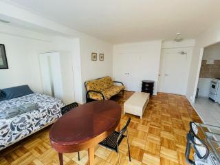Stylish Montreal Apartment: Comfortable Stay in the Golden Square Mile - Montreal - 6