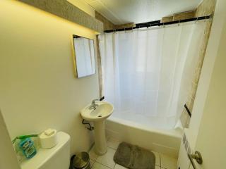 Stylish Montreal Apartment: Comfortable Stay in the Golden Square Mile - Montreal - 2