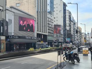 Av. Corrientes 1670 - Paseo La Plaza - - Buenos Aires - 4