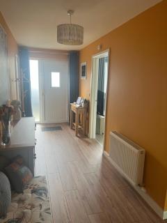 'Kodi's Place' Well appointed 1 bedroom apartment with excellent transport links and free Wi-Fi - Whiteabbey - 6