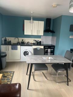 'Kodi's Place' Well appointed 1 bedroom apartment with excellent transport links and free Wi-Fi - Whiteabbey - 5