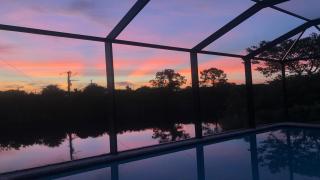 Phoenix quite Area Pool and great water few - Cape Coral - 0