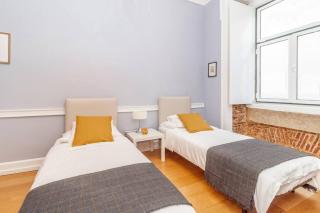 SJ2DeE Heart of Baixa NEW AIR CONDITIONING Spacious 2 apts 4br2ba - Lissabon - 3