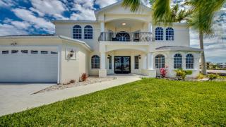 Golden Globe - luxury on the canal with poolspa - Cape Coral - 0