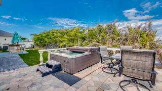 Golden Globe - luxury on the canal with poolspa - Cape Coral - 7