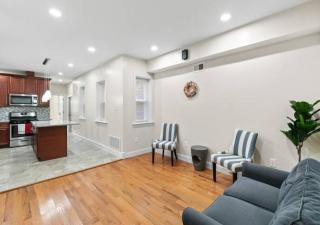 Newly Renovated Guest Rooms near Transportation - 8