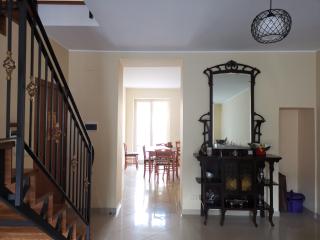 Casa elegante con terrazzino in centro paese - 1