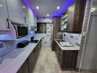 1901 on High Tide , Amanzimtoti Holiday Apartment - Amanzimtoti - 6