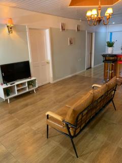 1 Bed Villa - Sleeps 4 - Pool - Parking - Wifi - 1