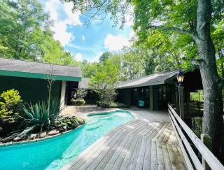 Smoky Speakeasy 2 Cabins 2 Hot Tubs and Private Pool - Gatlinburg - 2