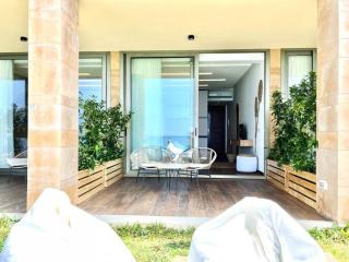 Palm Paradise Beachfront Exotic Room in Batroun - - 4