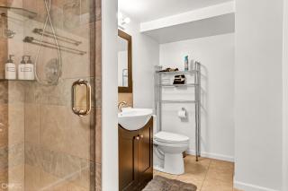 Stylish Garden-Level 2BR: Quiet Neighborhood - 3