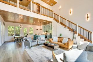 Luxe Broken Bow Cabin Hot Tub and Outdoor Fireplace - Broken Bow - 6