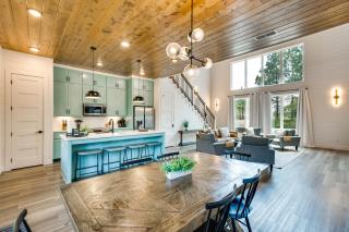 Luxe Broken Bow Cabin Hot Tub and Outdoor Fireplace - Broken Bow - 4