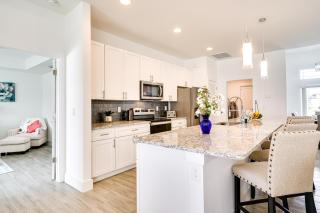 Furnished Lanai and Yard Comfy Lehigh Acres Getaway - 4