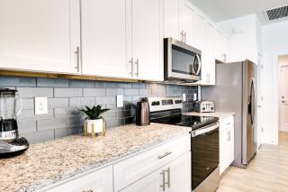 Comfy Lehigh Acres Getaway with Yard and Fireplace - Lehigh Acres - 3