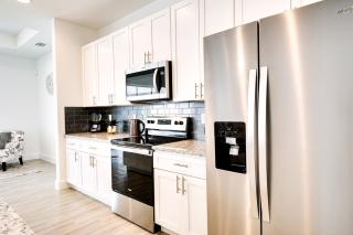 Comfy Lehigh Acres Getaway with Yard and Fireplace - Lehigh Acres - 2