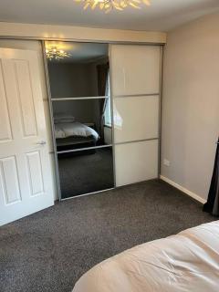 Garland way 2 bed house Sheffield free parking 5 min from m1 - Mosborough - 7